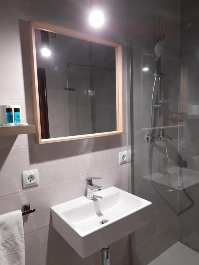 Hostal Quiper Quiroga Ngoại thất bức ảnh