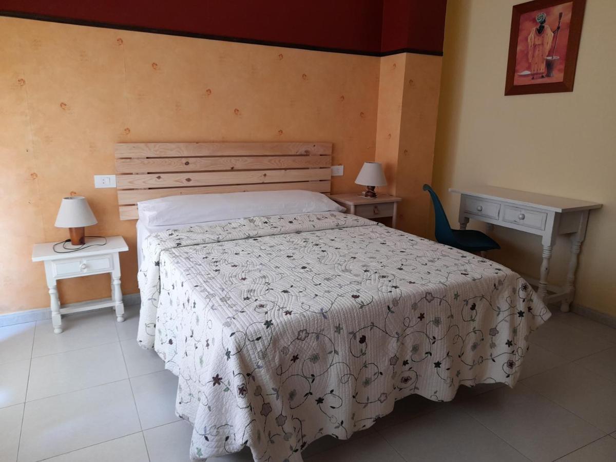Hostal Quiper Quiroga Ngoại thất bức ảnh