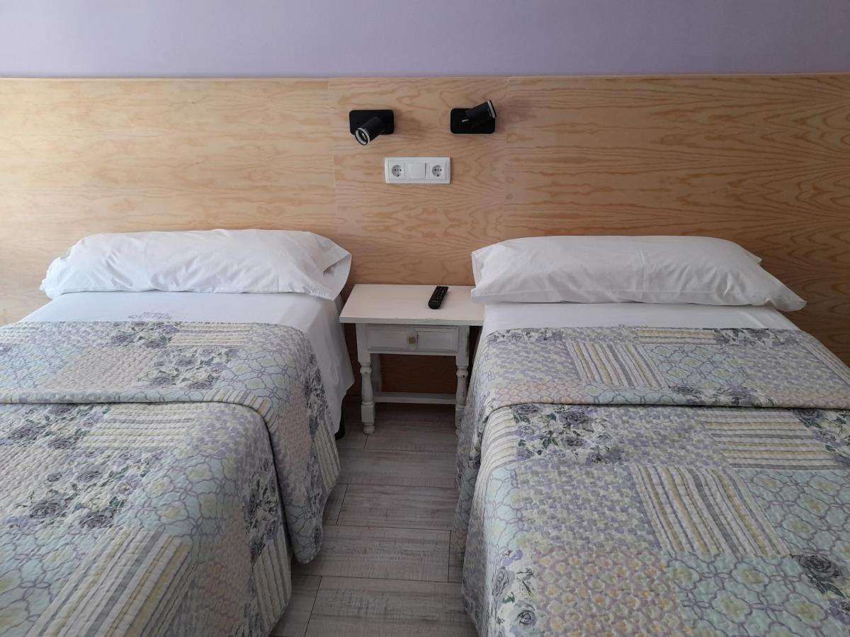 Hostal Quiper Quiroga Ngoại thất bức ảnh